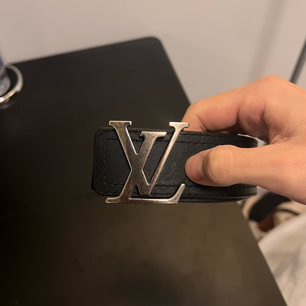 Louis Vuitton Black Belt with Silver Buckle (Heritage Reversible belt)